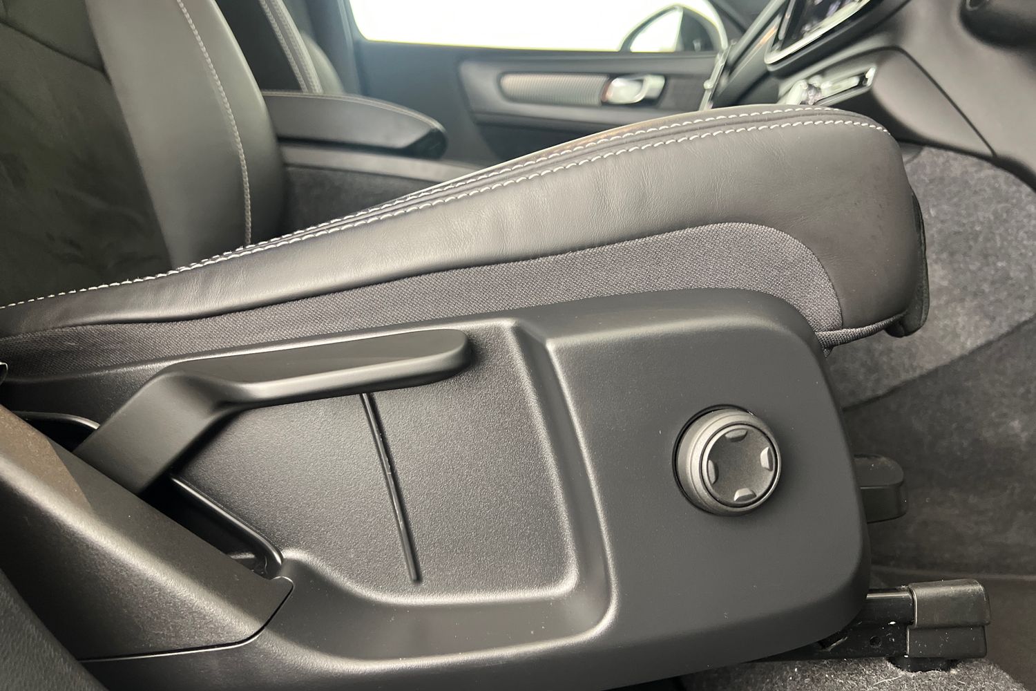 Used Volvo XC40 2022 for sale - 76780292: Photo 30