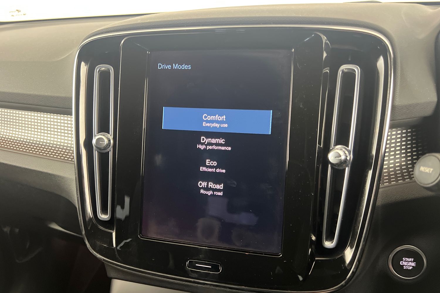 Used Volvo XC40 2022 for sale - 76780292: Photo 37