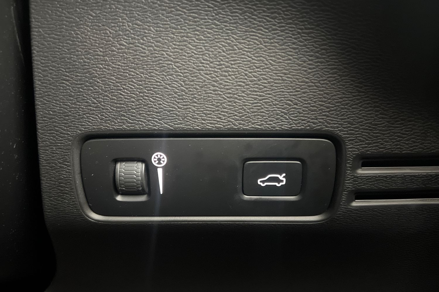 Used Volvo XC40 2022 for sale - 76780292: Photo 38