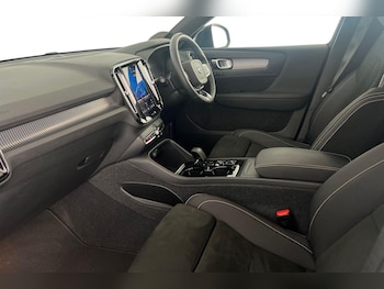 Used Volvo XC40 2023 for sale - 77732509: Photo