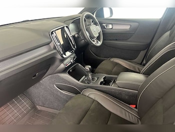 Used Volvo XC40 2022 for sale - 77186307: Photo