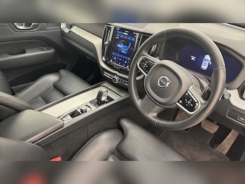 Used Volvo XC60 2023 for sale - 79354893: Photo