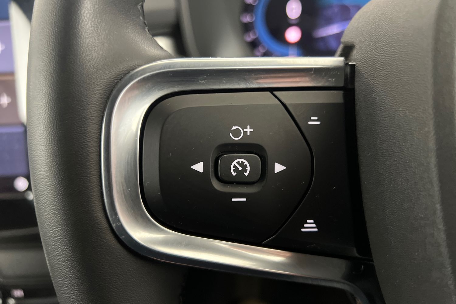 Used Volvo XC40 2023 for sale - 76780303: Photo 11