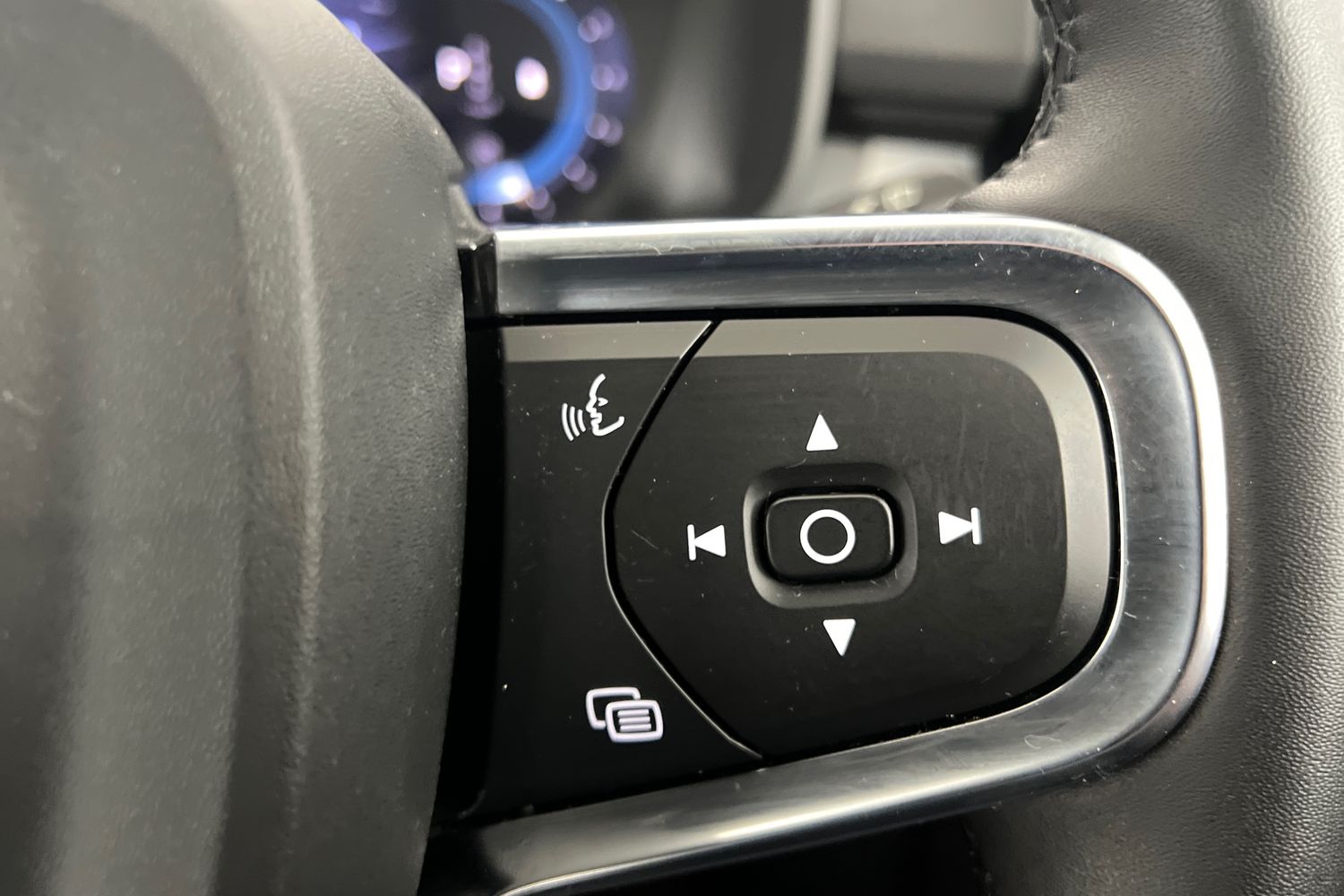 Used Volvo XC40 2023 for sale - 76780303: Photo 12