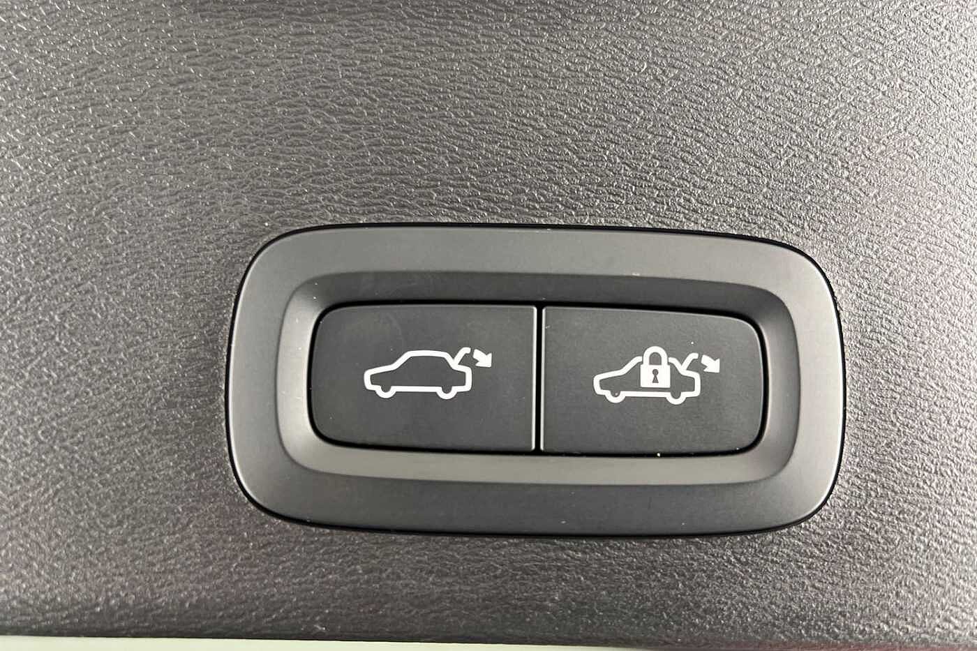 Used Volvo XC40 2023 for sale - 76780303: Photo 22