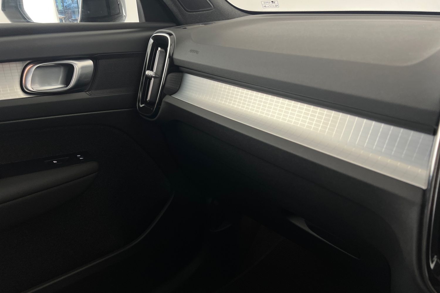 Used Volvo XC40 2023 for sale - 76780303: Photo 37