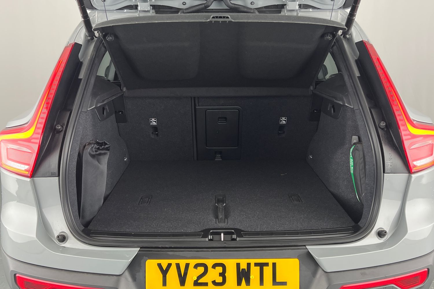 Used Volvo XC40 2023 for sale - 76780303: Photo 8