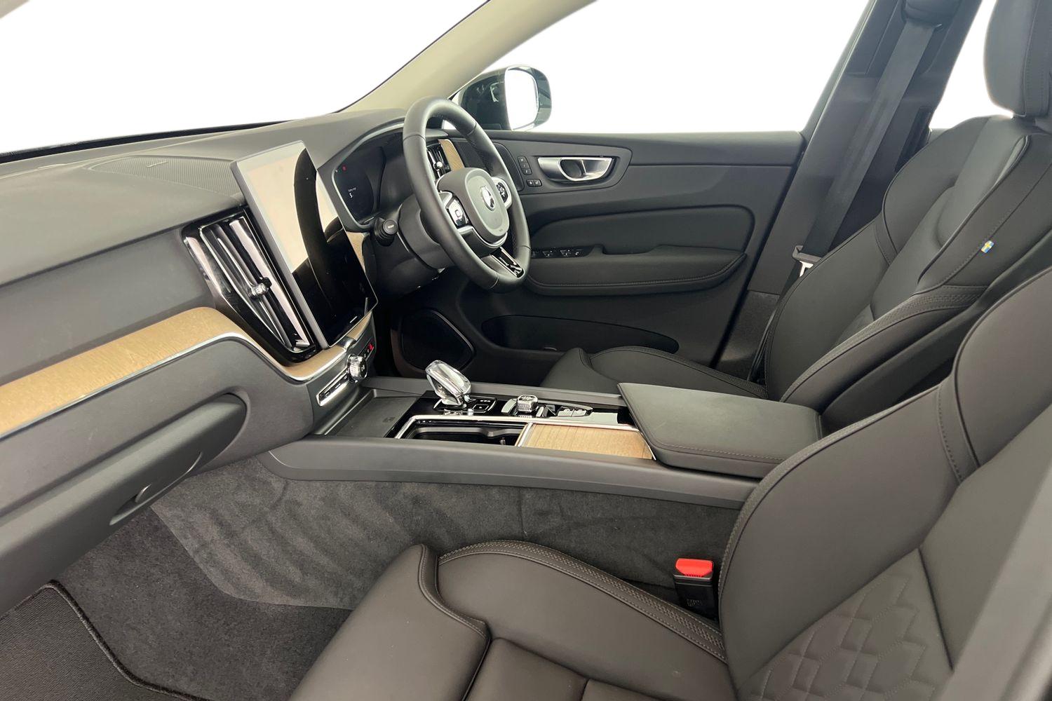 Used Volvo XC60 2025 for sale - 76344100: Photo 2