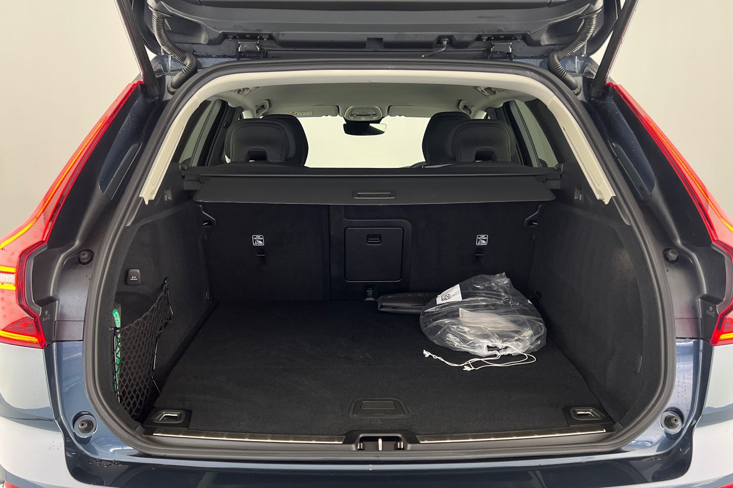 Used Volvo XC60 2025 for sale - 76344100: Photo 8