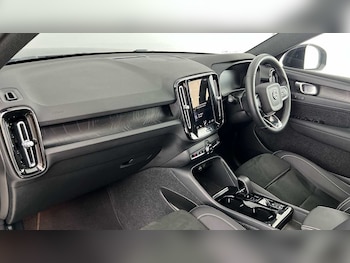 Used Volvo XC40 2023 for sale - 79570853: Photo