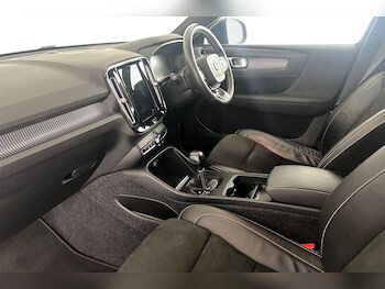 Used Volvo XC40 2021 for sale - 76796341: Photo