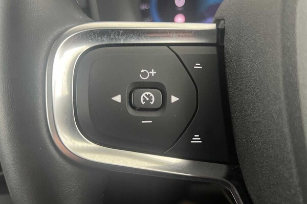 Used Volvo XC40 2024 for sale - 75629621: Photo 11