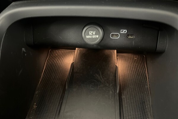 Used Volvo XC40 2024 for sale - 75629621: Photo 33
