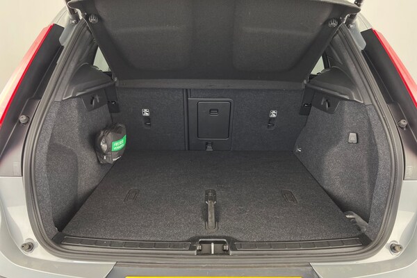 Used Volvo XC40 2024 for sale - 75629621: Photo 8