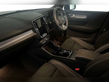 Used Volvo XC40 2024 for sale - 75439637: Photo