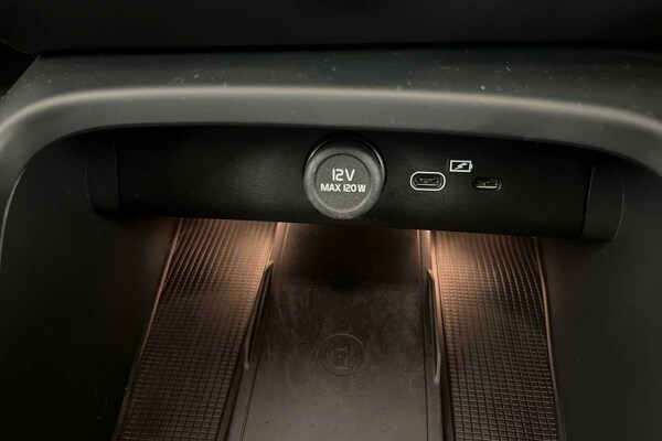 Used Volvo XC40 2024 for sale - 75439637: Photo 32
