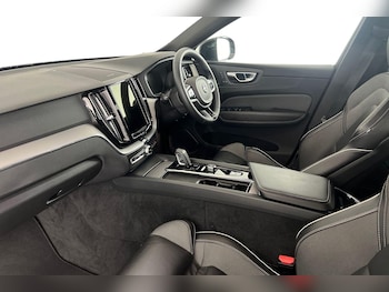 Used Volvo XC60 2021 for sale - 76221681: Photo