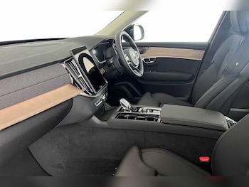 Used Volvo XC90 2025 for sale - 76796325: Photo