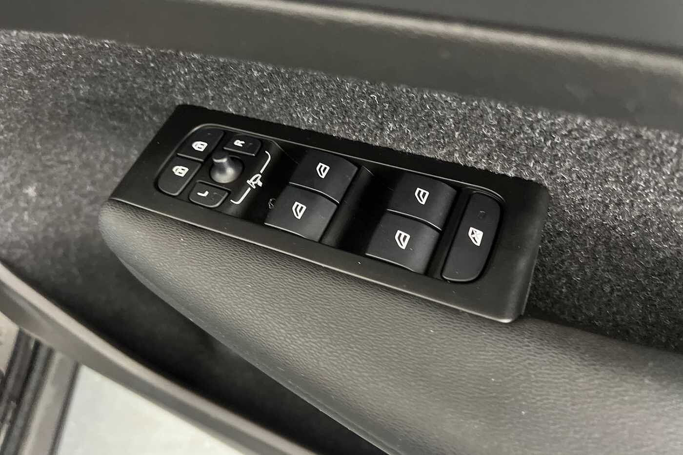 Used Volvo XC40 2021 for sale - 76130839: Photo 28