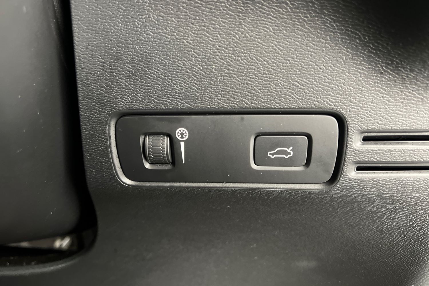 Used Volvo XC40 2021 for sale - 76130839: Photo 36