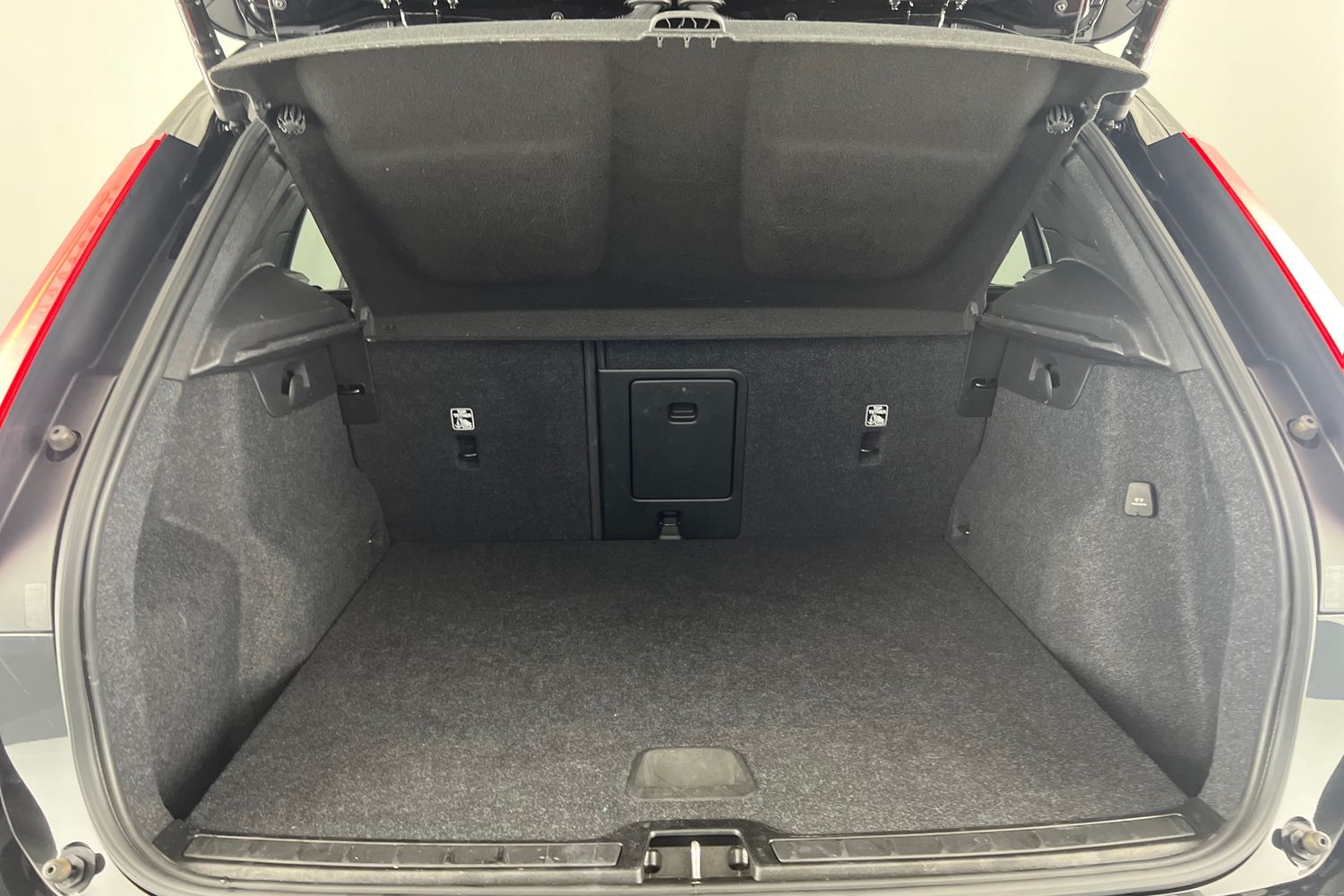 Used Volvo XC40 2021 for sale - 76130839: Photo 8