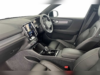 Used Volvo XC40 2021 for sale - 76130589: Photo