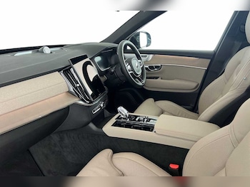 Used Volvo XC90 2025 for sale - 76907944: Photo