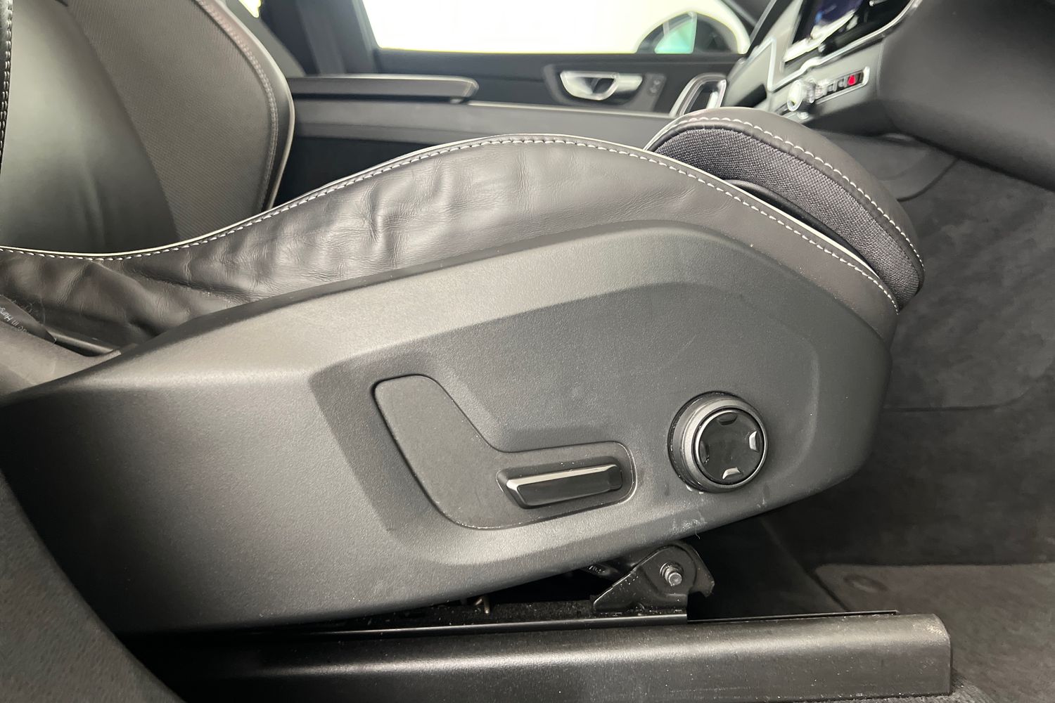 Used Volvo XC60 2022 for sale - 76556787: Photo 31