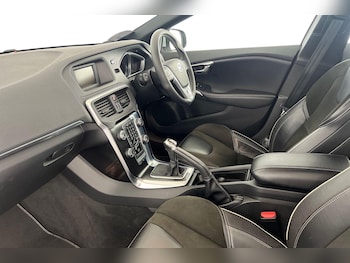 Used Volvo V40 2016 for sale - 78885467: Photo