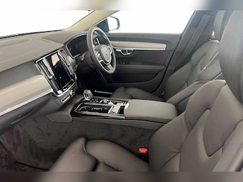 Used Volvo V90 2025 for sale - 76479612: Photo