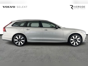 Used Volvo V90 2025 for sale - 76479612: Photo