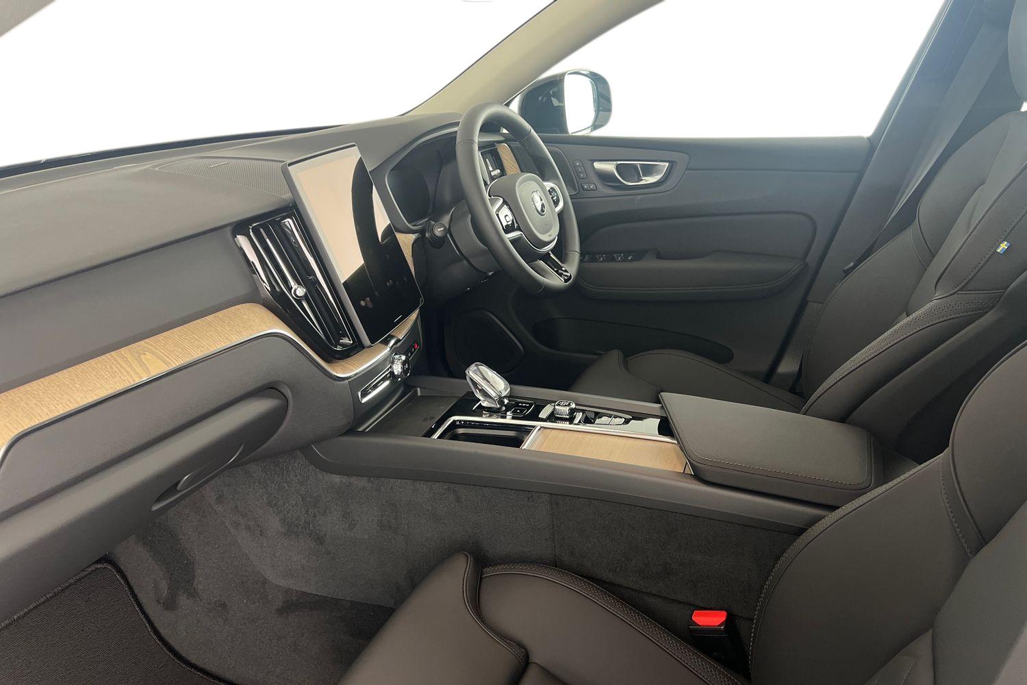 Used Volvo XC60 2025 for sale - 76007750: Photo 2
