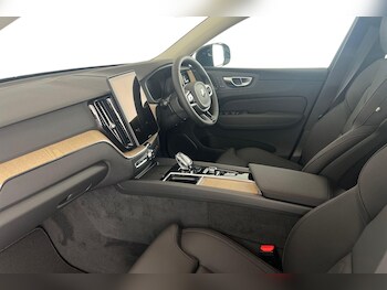 Used Volvo XC60 2025 for sale - 76007750: Photo 2