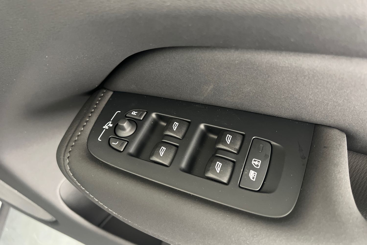 Used Volvo XC60 2025 for sale - 76007750: Photo 31