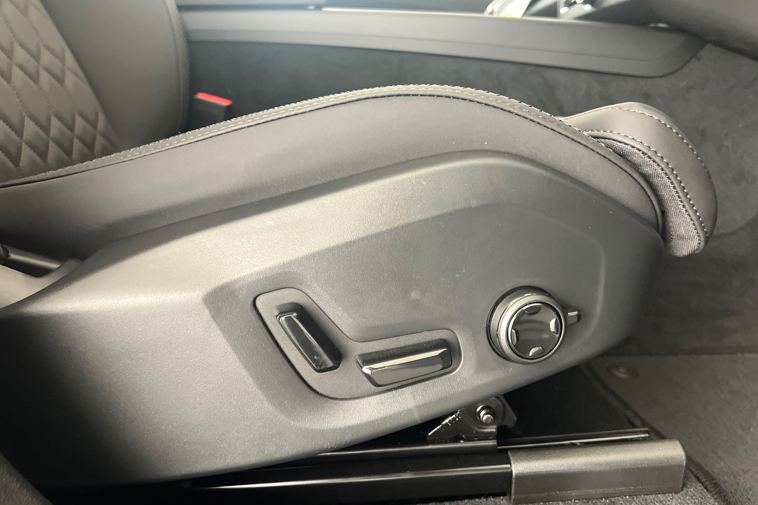 Used Volvo XC60 2025 for sale - 76007750: Photo 33