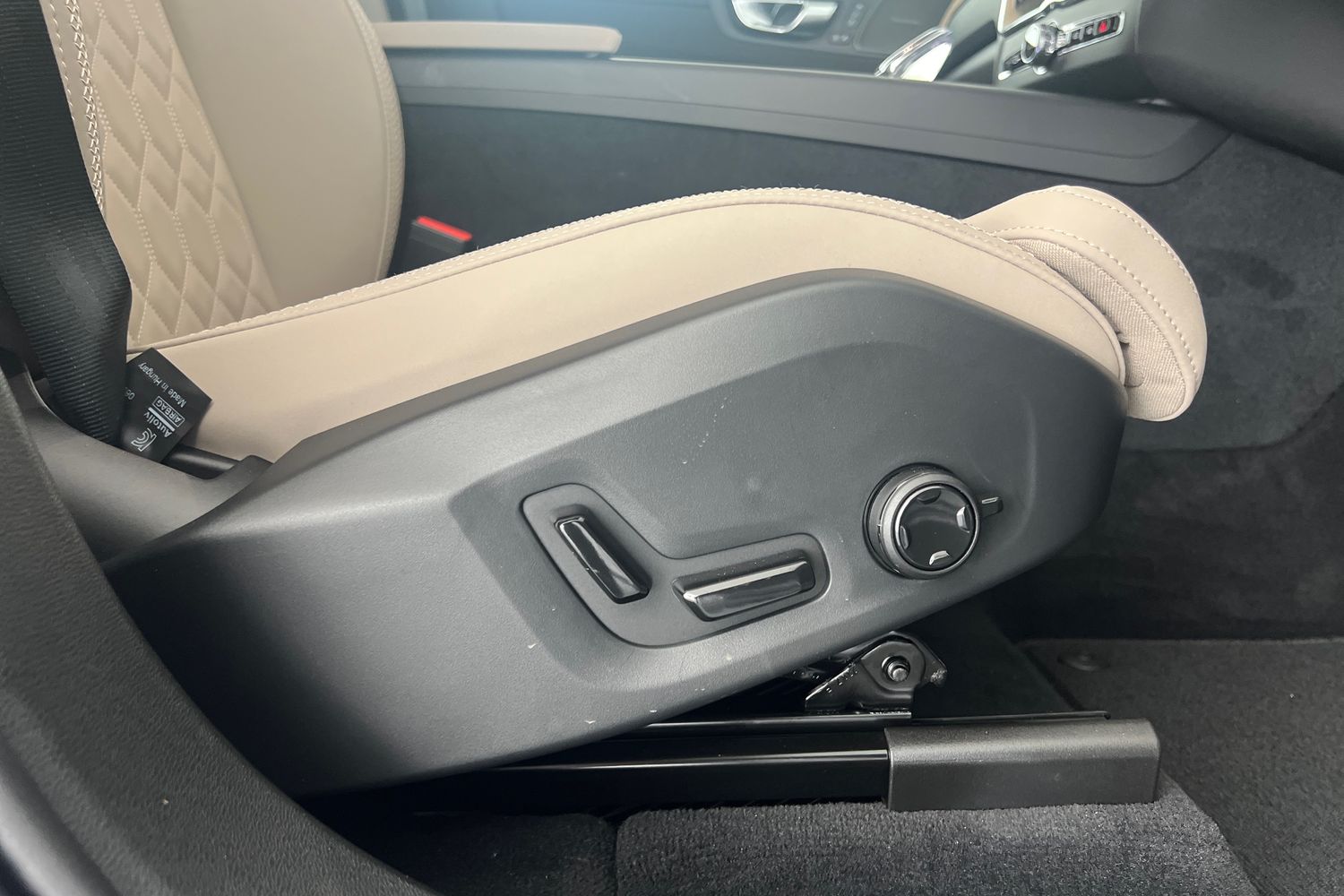 Used Volvo XC60 2025 for sale - 76007706: Photo 31