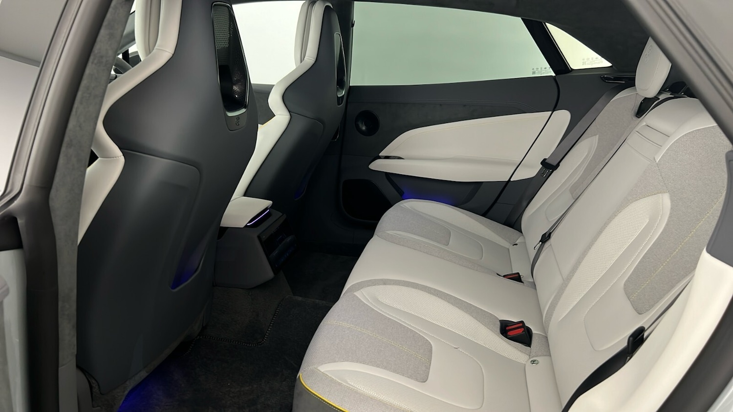 Used Lotus Emeya 2025 for sale - 77420343: Photo 10