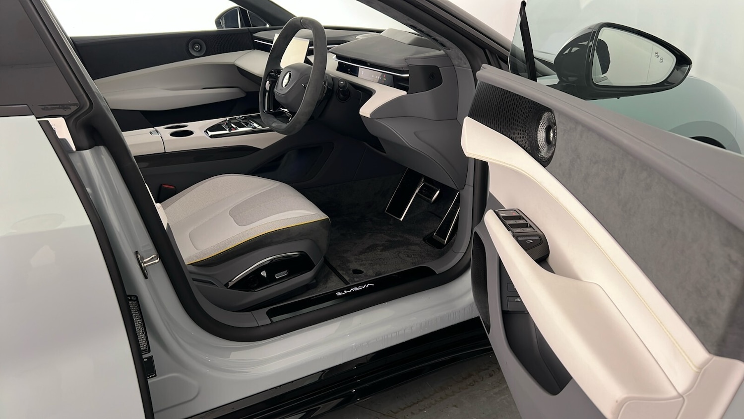 Used Lotus Emeya 2025 for sale - 77420343: Photo 21