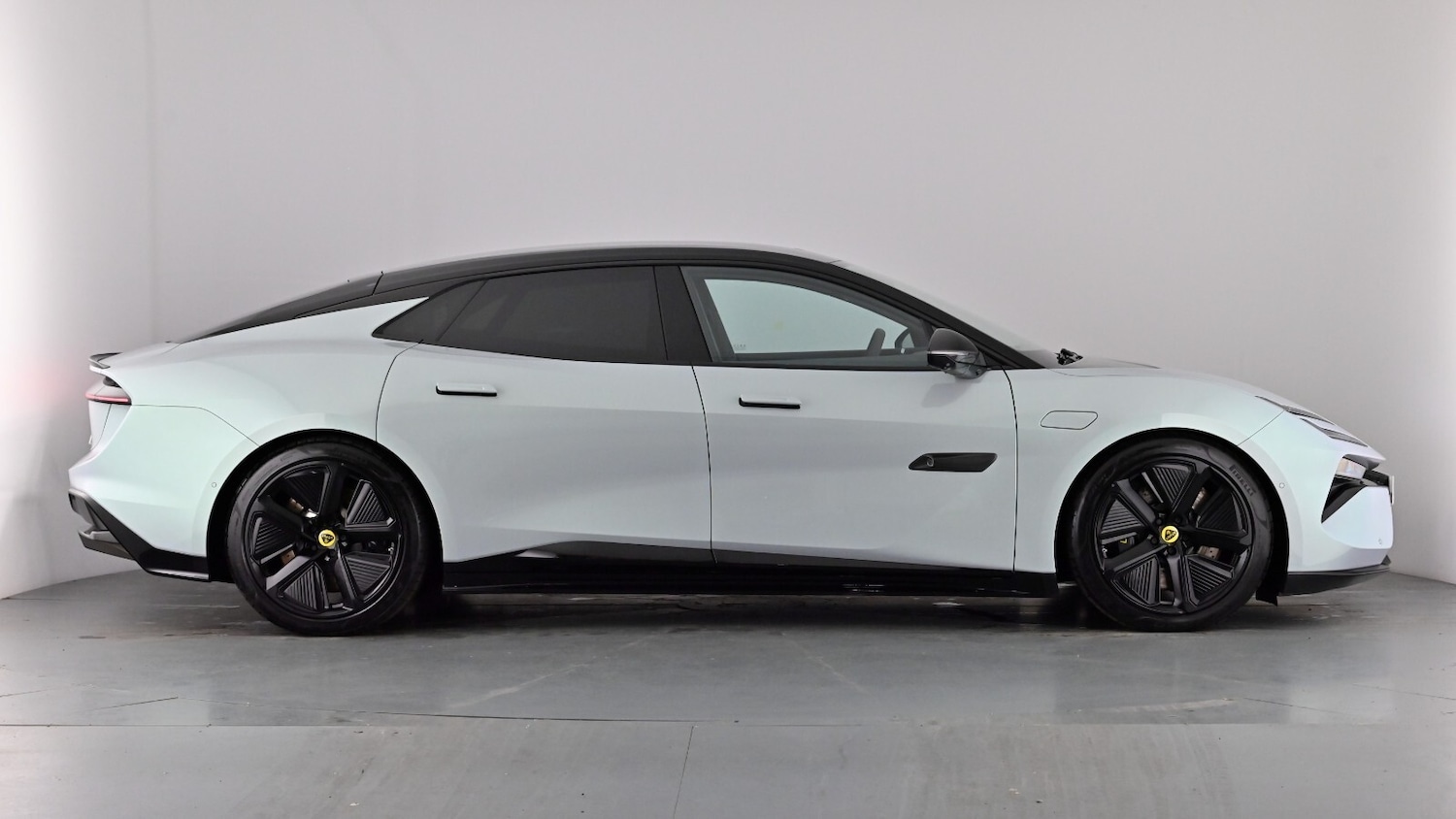 Used Lotus Emeya 2025 for sale - 77420343: Photo 3