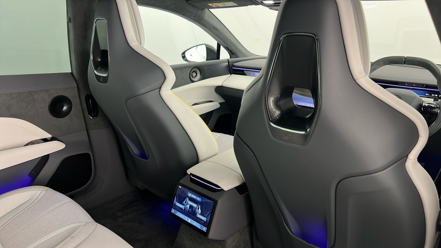 Used Lotus Emeya 2025 for sale - 77420343: Photo 33