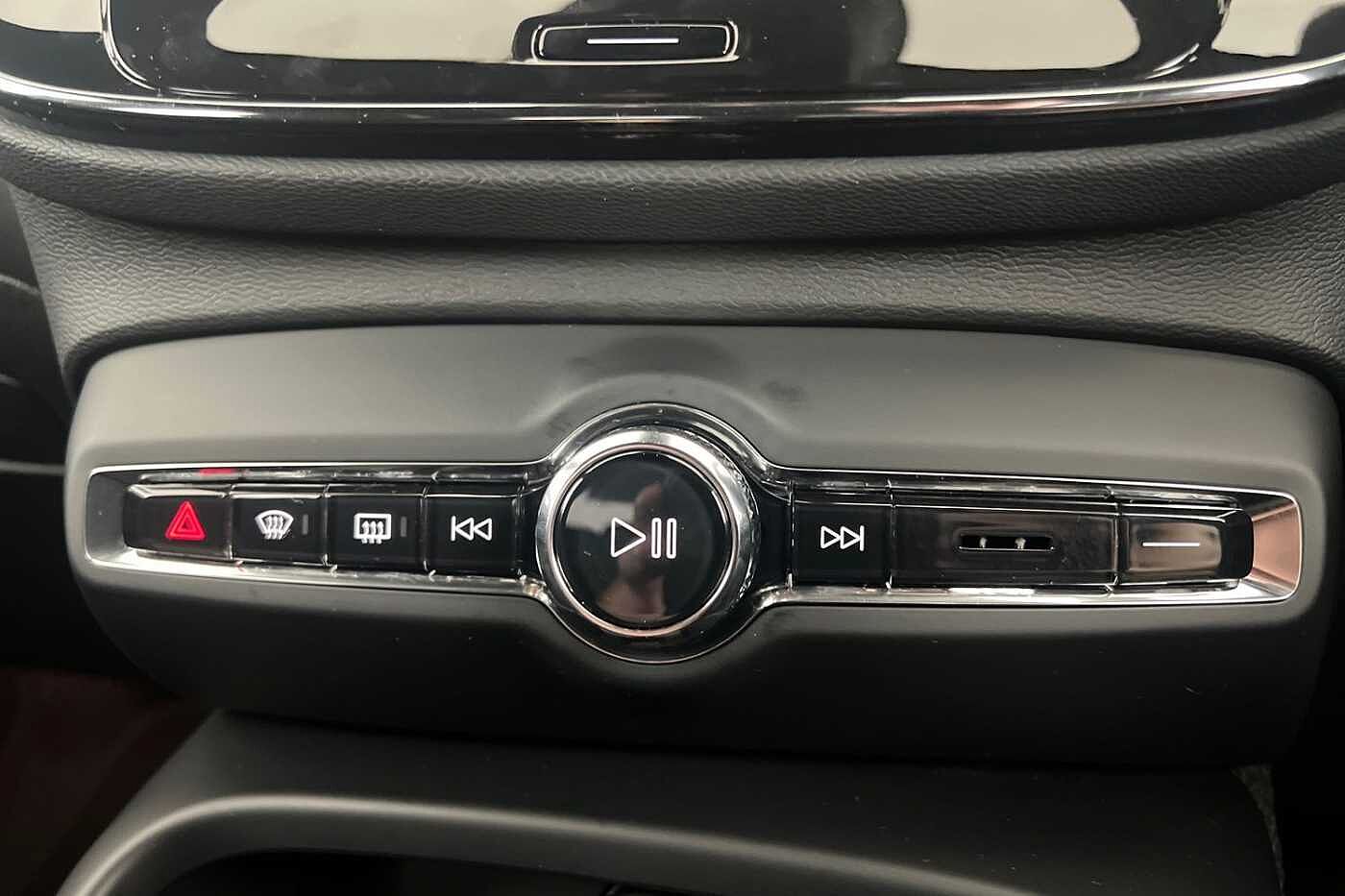 Used Volvo XC40 2025 for sale - 76161289: Photo 14