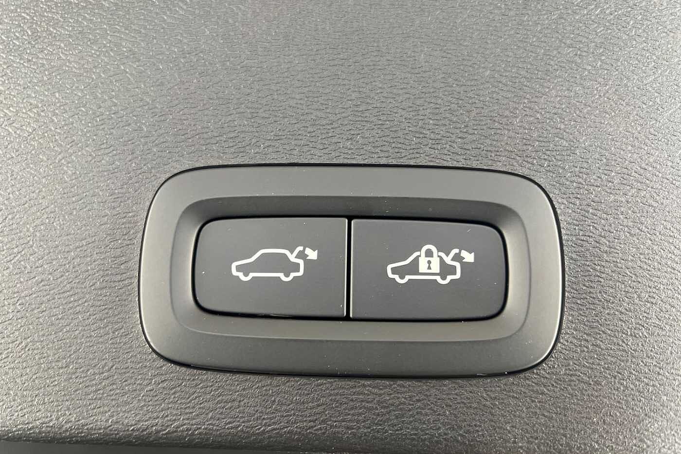 Used Volvo XC40 2025 for sale - 76161289: Photo 22