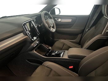 Used Volvo XC40 2025 for sale - 76161289: Photo