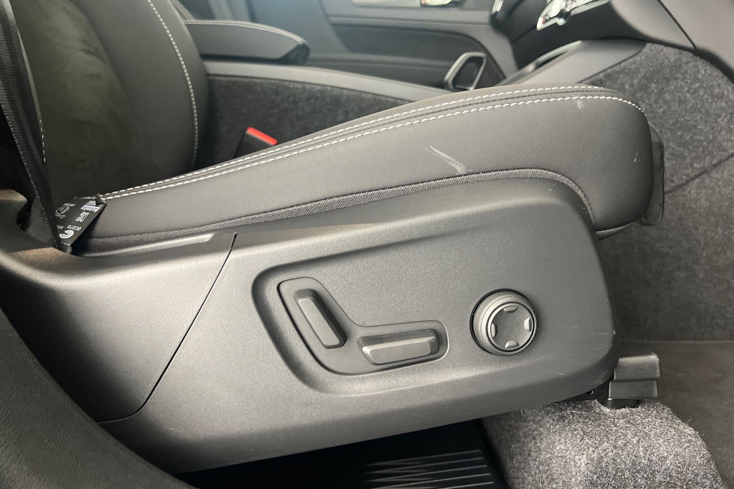 Used Volvo XC40 2025 for sale - 76161289: Photo 30