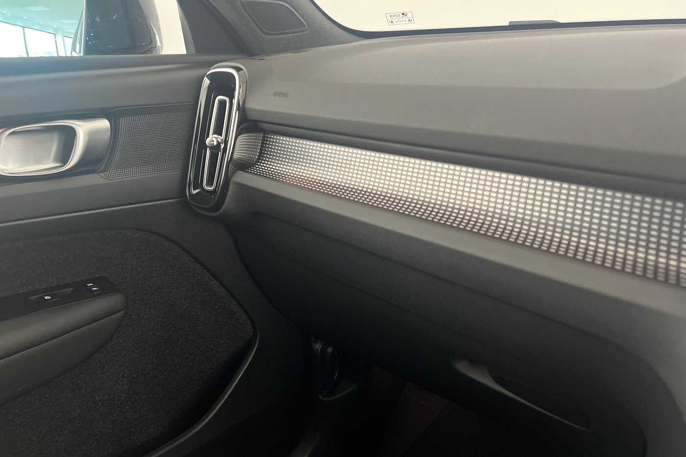 Used Volvo XC40 2025 for sale - 76161289: Photo 32