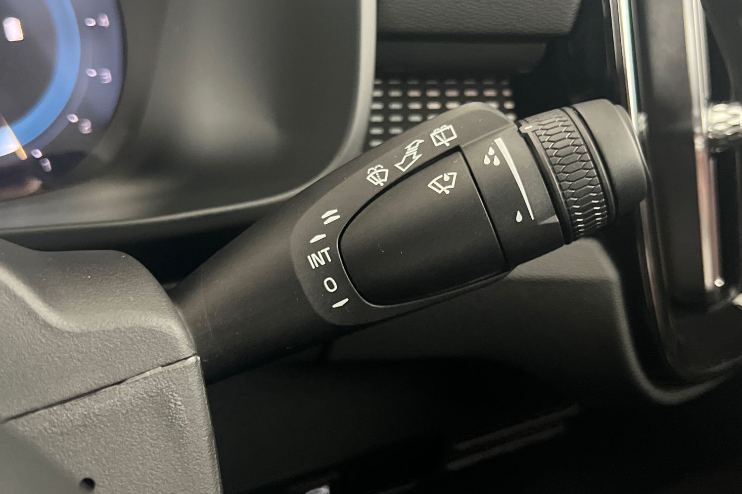 Used Volvo XC40 2025 for sale - 76161289: Photo 36