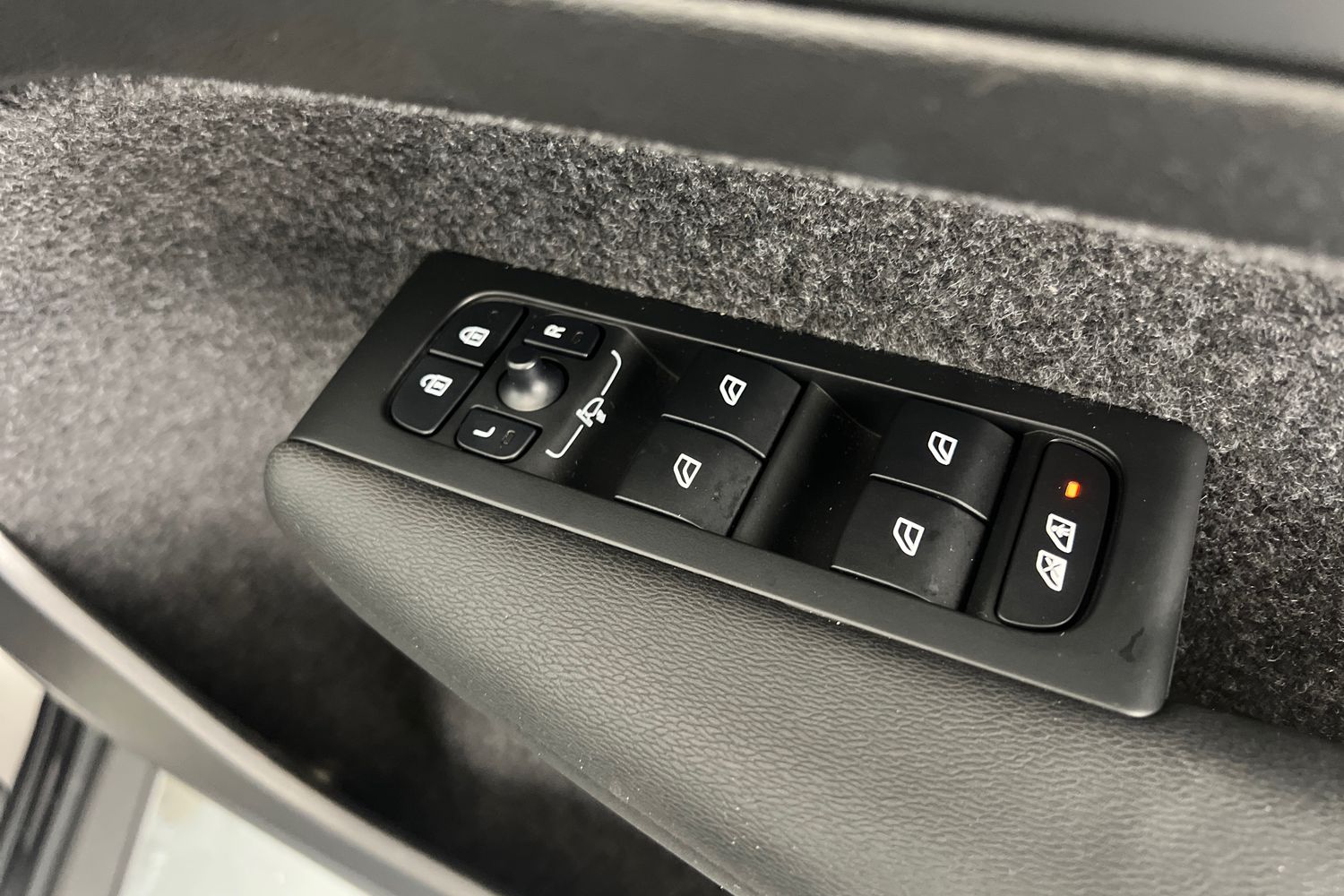 Used Volvo XC40 2025 for sale - 76066925: Photo 29