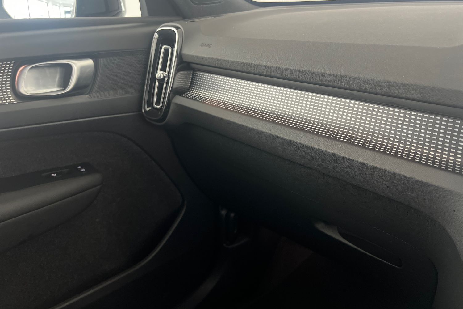 Used Volvo XC40 2025 for sale - 76066925: Photo 34