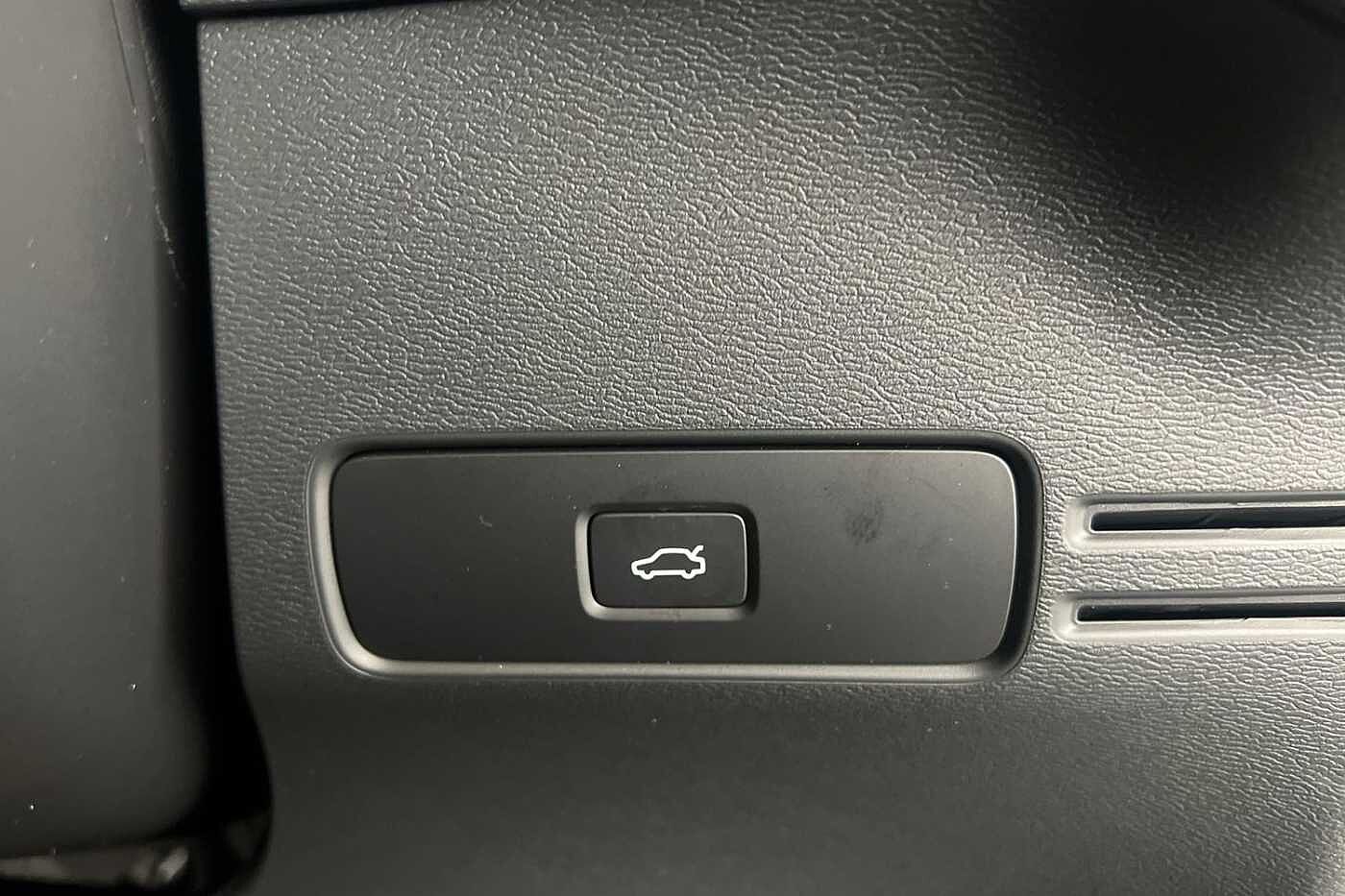 Used Volvo XC40 2025 for sale - 76066925: Photo 38