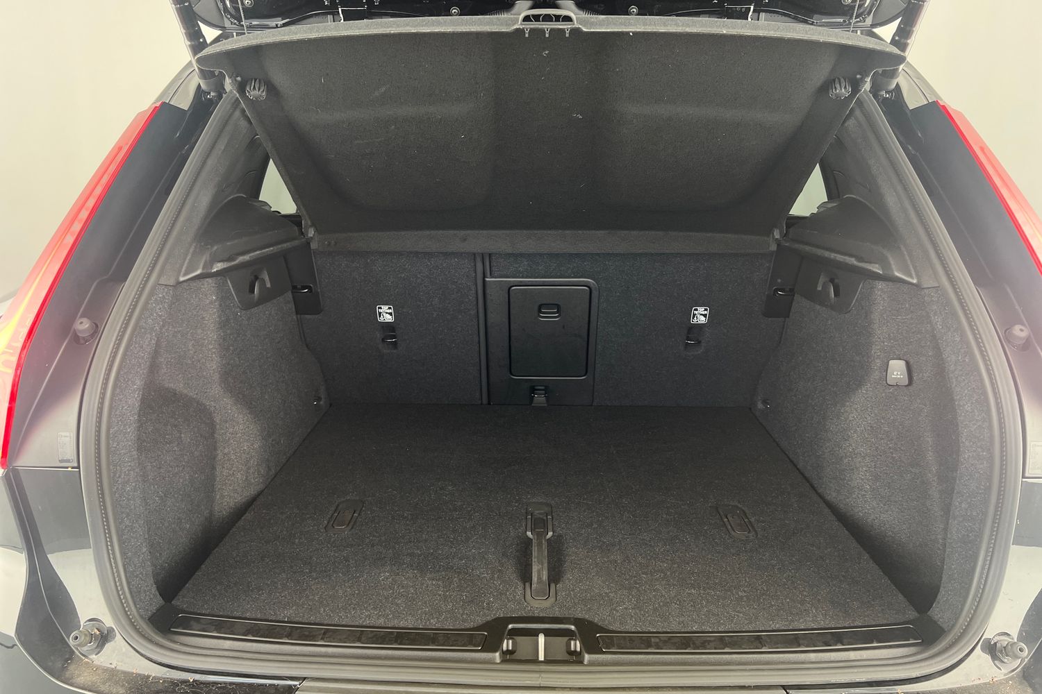 Used Volvo XC40 2025 for sale - 76066925: Photo 8